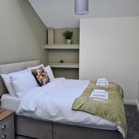 Modern River View Mytholmroyd Apartment Exterior photo
