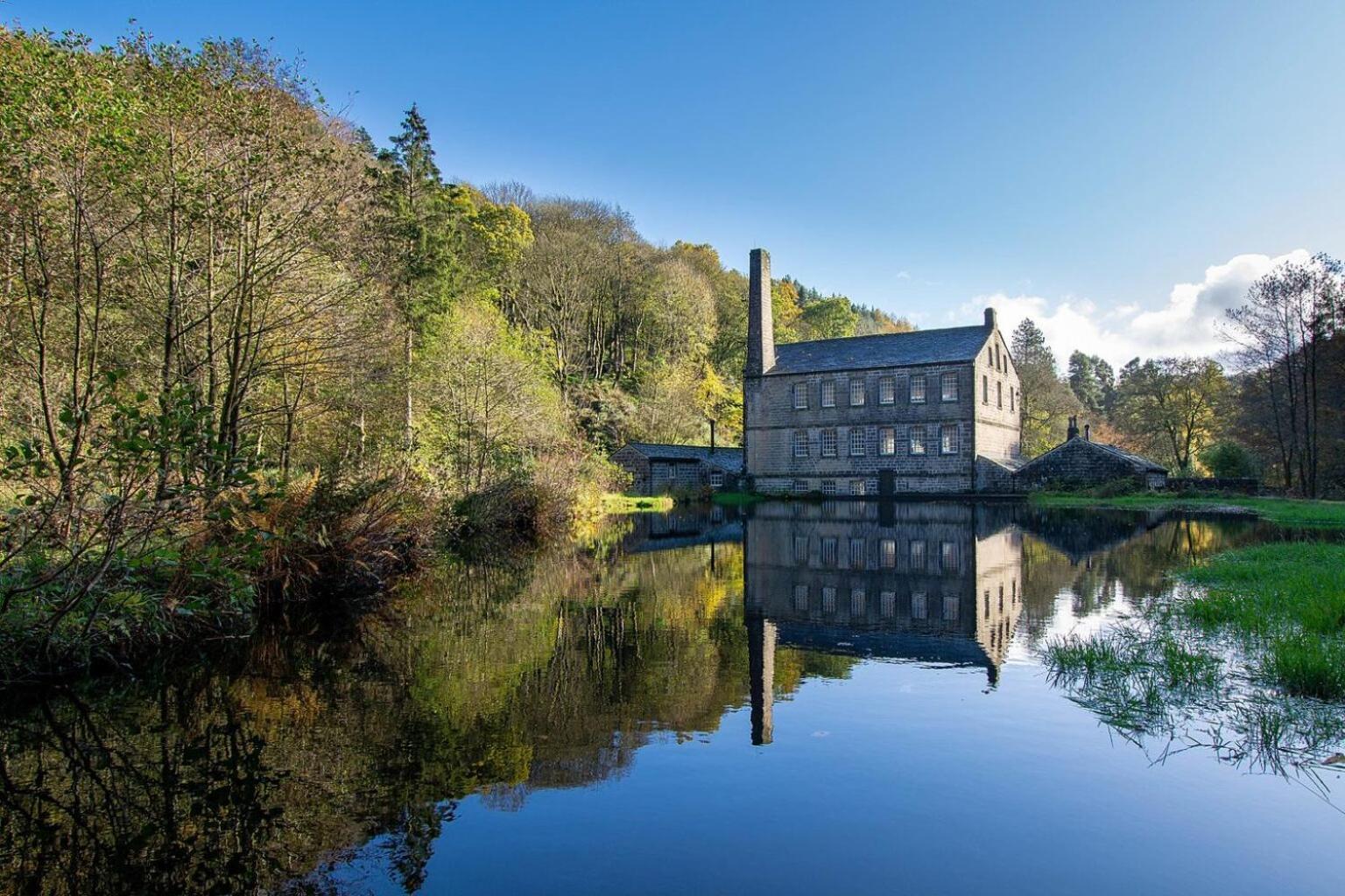 Modern River View Mytholmroyd Apartment Exterior photo